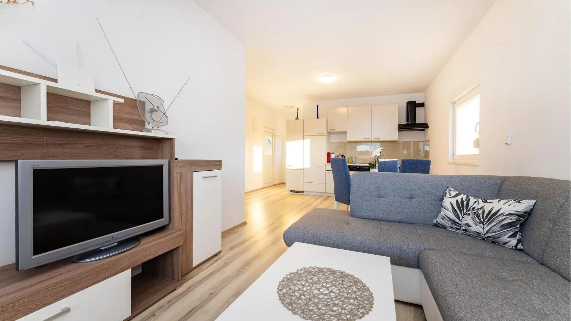 Stunning Apartment In Gornji Karin Croatia