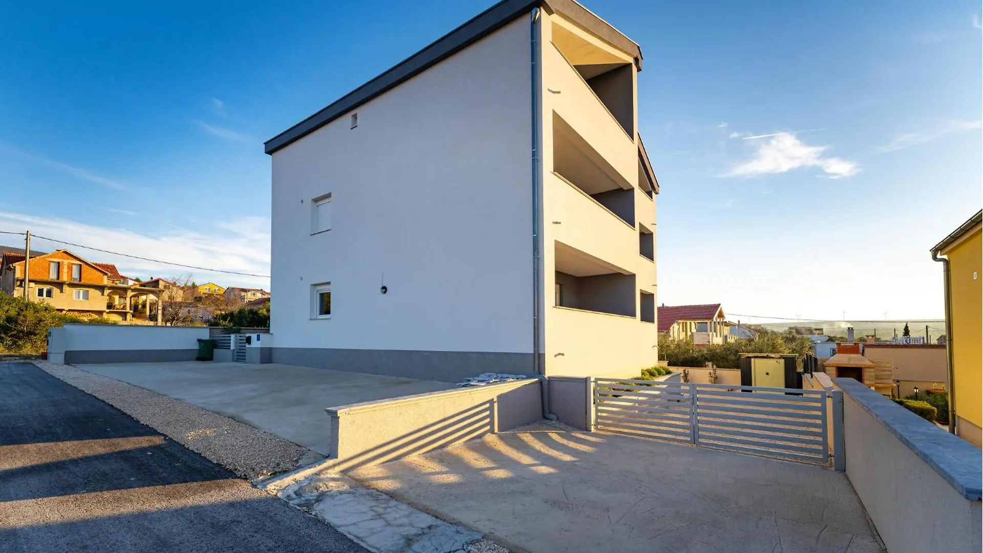 Stunning Apartment In Gornji Karin Croatia
